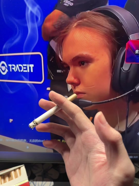 JDG官方：上单选手369正式离开队伍