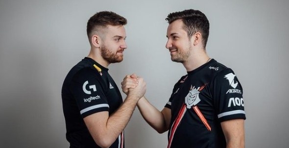 恭喜RW侠晋级2025王者荣耀世冠四分之一决赛！