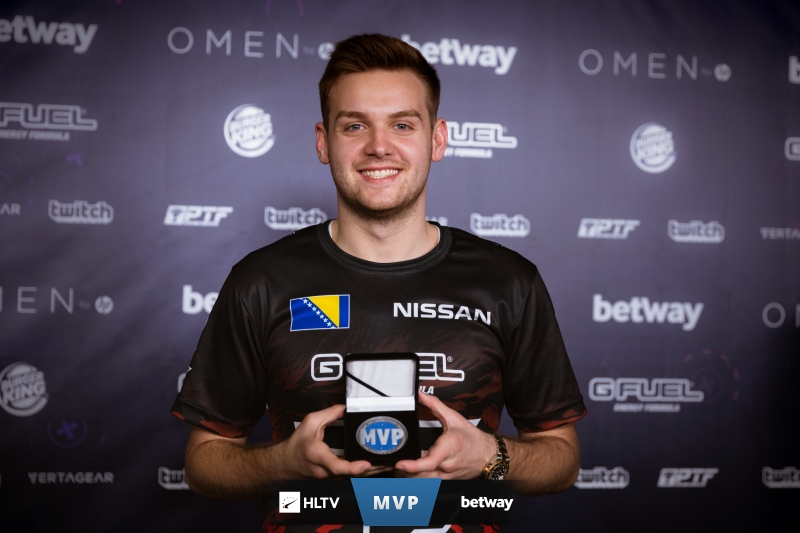 【赛前预告】2021王者荣耀绝活杯，1月3日 杭州LGD大鹅 vs 南京Hero久竞