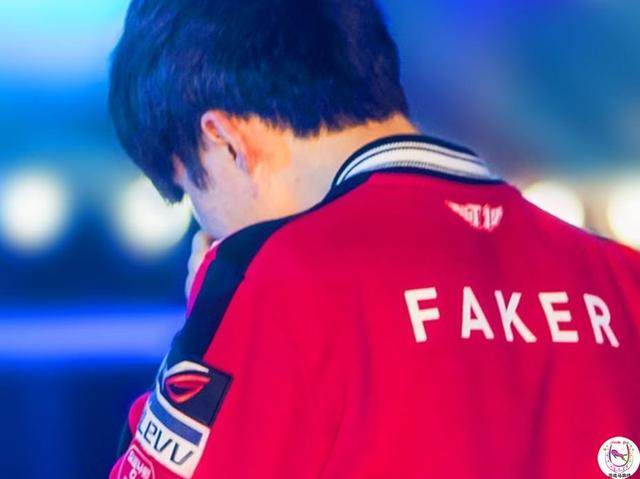 faker ： ＂在我与 SKT 的时光中，我有许多美好的回忆；与 T1 一起，我经历了很多个人成长＂