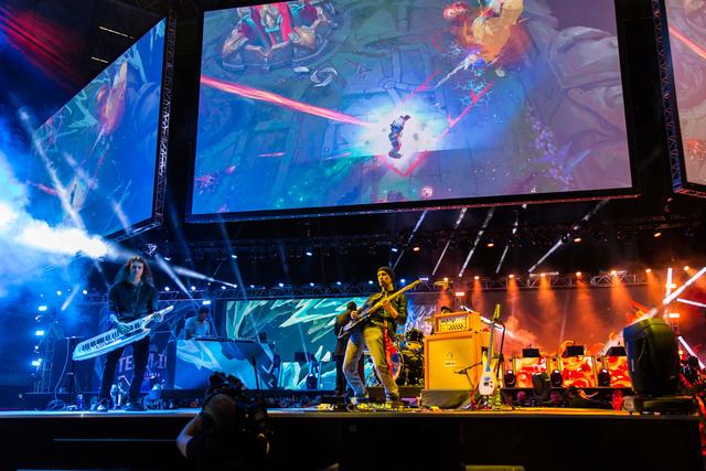 [独家] zweih 在 Spirit 上；首秀：“这很艰难。犯了很多错误和不必要的举动”